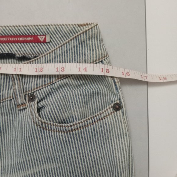 Vintage GUESS Low Rise Flared Jeans - Picture 13 of 13